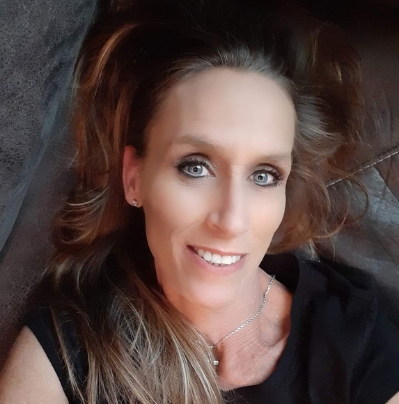 Meet your Posher, Tiffany - Picture 1 of 1